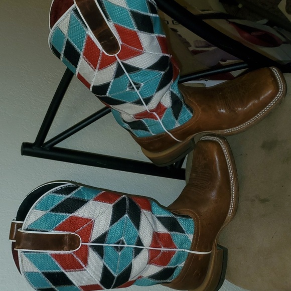 Womens Ariat Boots - Picture 4 of 12